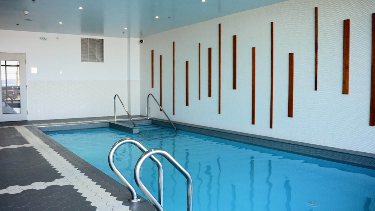 Piscine intérieure
